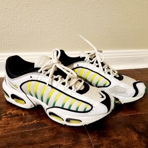 "Used" Nike Air Max Tailwind